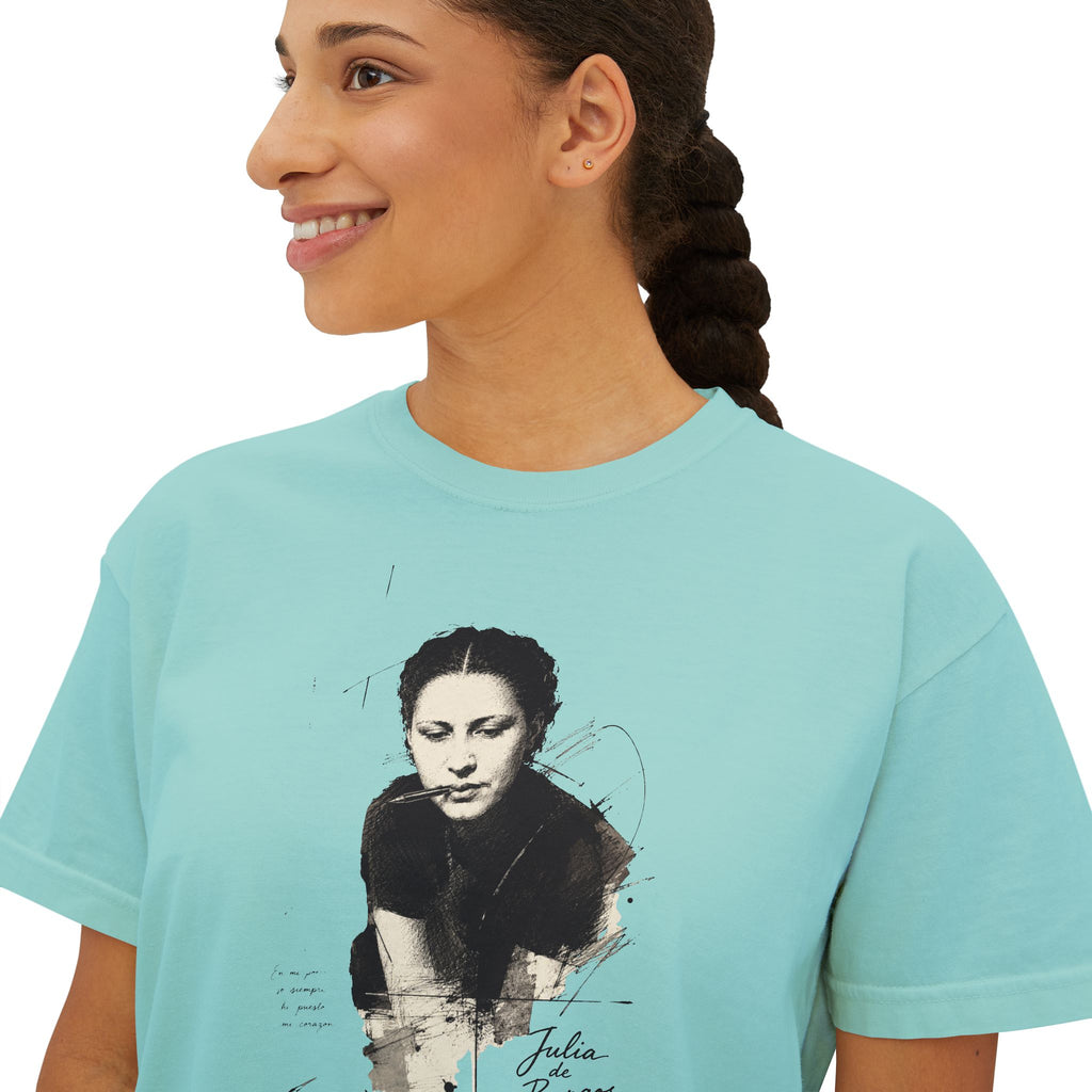 Boxy Tee — Vintage Portrait Graphic "Julia de Burgos" poem Women's Cropped T-Shirt