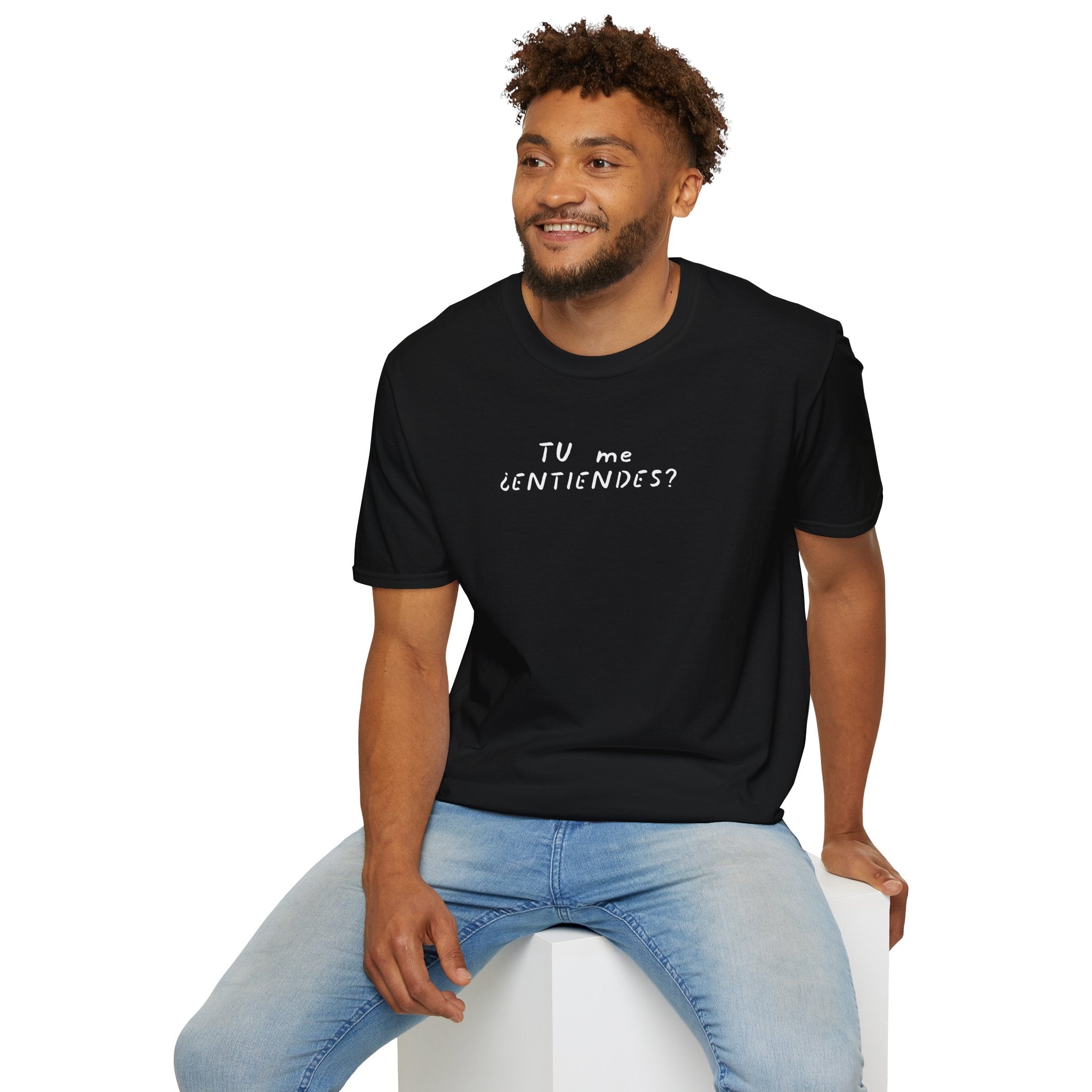 T-Shirt — "¿Tú Me Entiendes?" Puerto Rican Coquí Hat Graphic